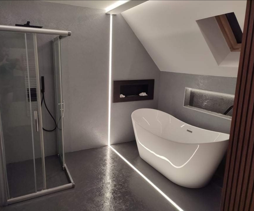 Renovácia kúpeľne — Podkrovná kúpeľňa s LED osvetlením